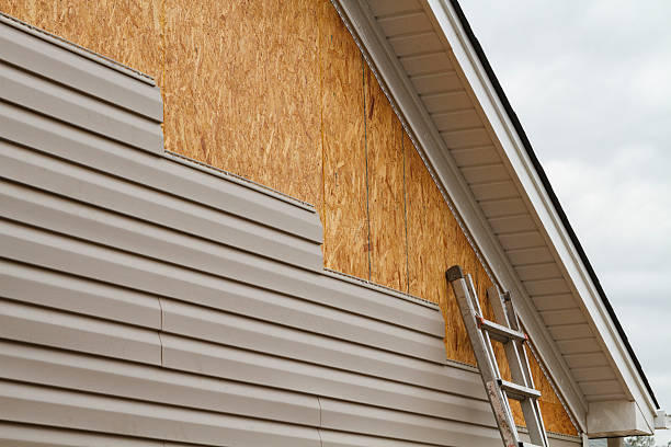 Professional Emergency Siding Repair technician working in Clarksboro, NJ